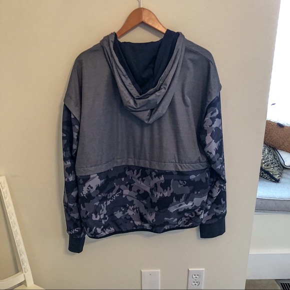 Under armour jacket, grey cammo - Picture 3 of 3
